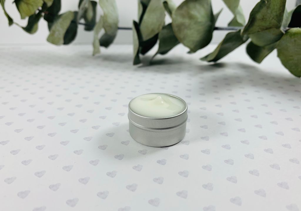 Coconut lip repair mask
